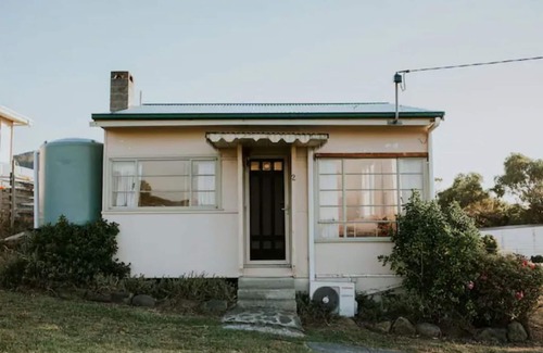 Skenes Creek House | The Shack - Previously Hosted by Josh and Jenna