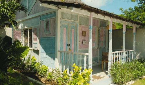 Mushroom Bay Resort | The Shacks at Sandy Bay