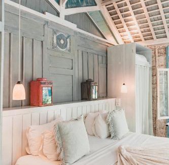 Mushroom Bay Resort | The Shacks at Sandy Bay