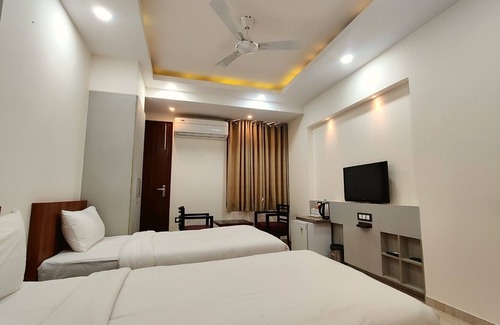 Sector 70 Hotel | THE SHACON