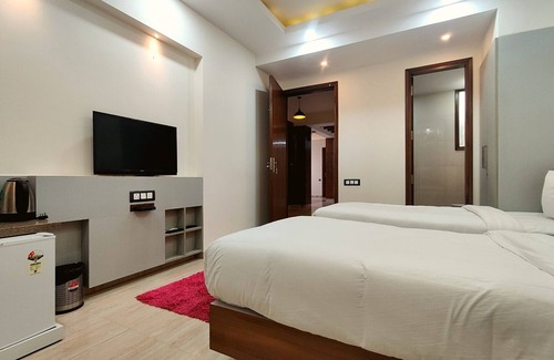 Sector 70 Hotel | THE SHACON