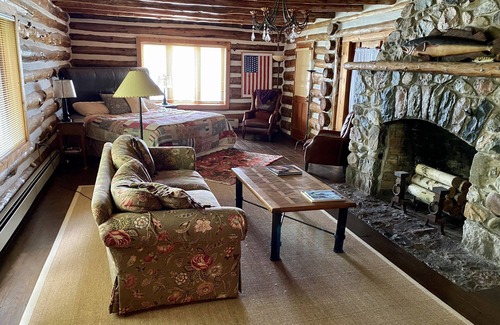 Boyne City Cabin | The Shadow Trails Inn- 'The Lodge' on Walloon Lake