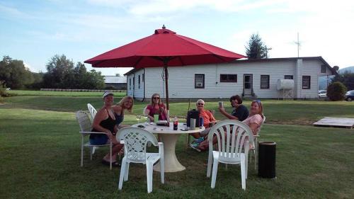 Shady Valley House | The Shady House