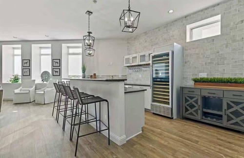Golden Triangle Condo | The Shaker - Huge Luxury Loft with City Views!