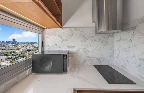 Herzliya Pituach Apartment | The Sharon Crown Suite