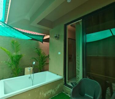 Benaulim House | The Sharva 3 by Shiva stays with Open Air Bathtub, Close to Varca beach