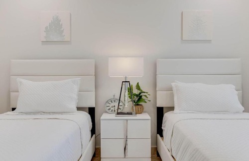 Englewood House | The Shelborne Ocean Front Three Bedroom Residence