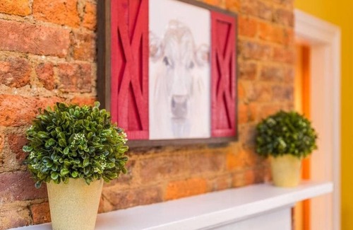 Staunton Apartment | The Shenandoah-CountryChic-Dwntn-PvtBalcony