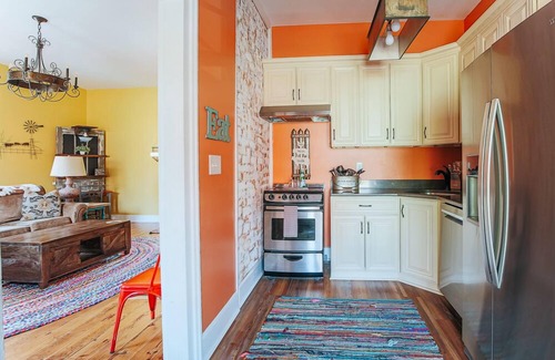 Staunton Apartment | The Shenandoah Suite: Walk Downtown!