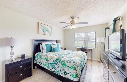 Butler Beach Apartment | The Shimmering Palm