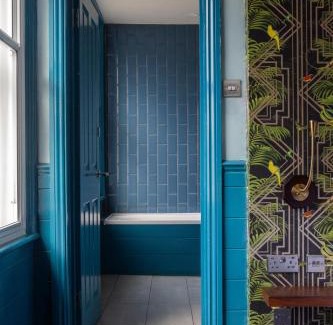 Prince's Hotel | The Ship Rooms