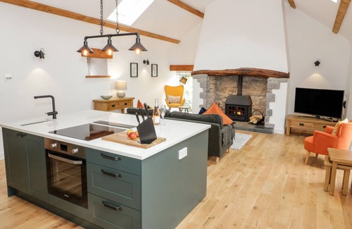 Llanrwst Cottage | THE SHIPPON, romantic, luxury holiday cottage in Llanrwst