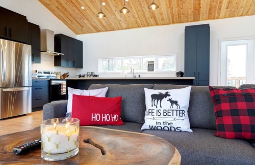 Saint-Alphonse-Rodriguez Ski Chalet | The Shore's Chalet | Spa | Fireplace | Terraces