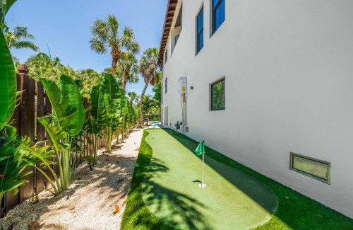 Saint Armands Key House | The Shore House