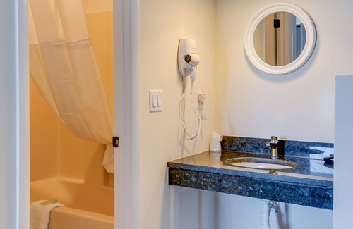 West Ocean City Hotel | The Shore House