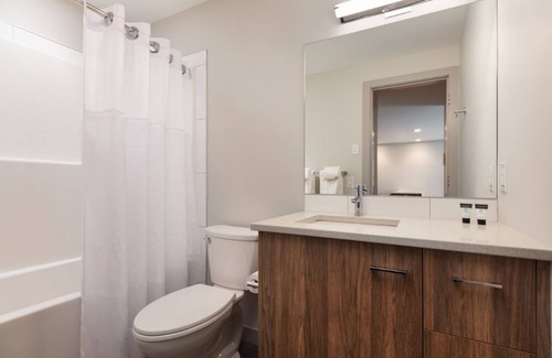 South Pandosy Apartment | The Shore Kelowna