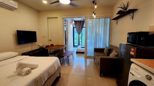 Downtown Kota Kinabalu Apartment | THE SHORE KK CITY VIEW S15 By BC 亚比城市景观