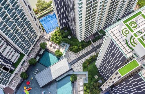 Bunga Paya Pantai Apartment | The Shore l Exclusive Private Garden l Luxury Suite l 4-9 pax l Melaka River View l Direct Mall l Jonker Street by Jay Stay Management