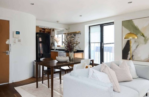 Weavers Apartment | The Shoreditch Retreat - Inviting 2BDR Apartment