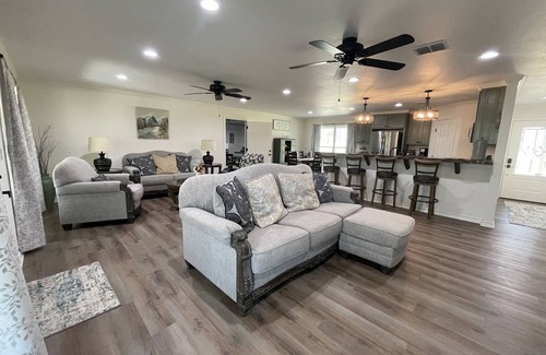 Brookeland House | The Shores - Beautiful waterfront home on The Shores of Lake Sam Rayburn