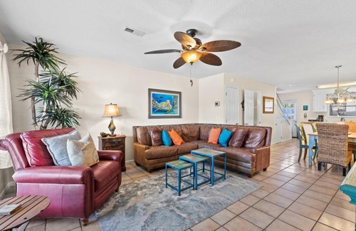 Sunnyside House | The Shores Pointe Panama Unit F