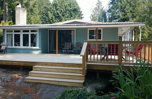 Madeira Park Cabin | The Shores Waterside Cottage - Madeira Park. Pender Harbour
