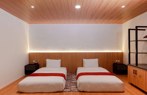 Kejajar Villa | The Sikarim Waterfall View Villa