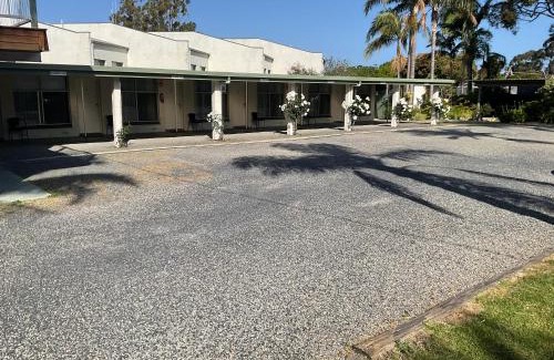 Mallacoota Hotel | The Silver Bream Motel & Self Contained Units