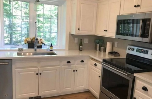 Croftville House | The Silver Hilton on Lake Superior! With Bungalow