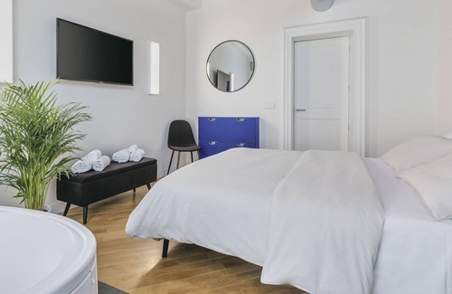 Old Town Apartment | The Silver Lava