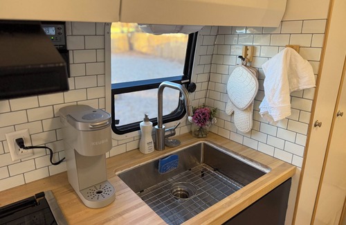 Hurricane House | The Silver Oasis - Airstream Camper Trailer in Hurricane, Utah near Zion Park +n