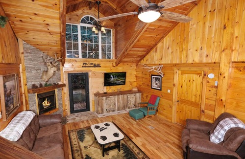 Townsend Cabin | The Skinner's Cabin: A Peaceful & Serene Vacation Getaway