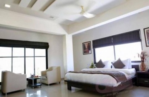 Jamnagar Hotel | The Sky Comfort-Hotel Jamnagar Residency