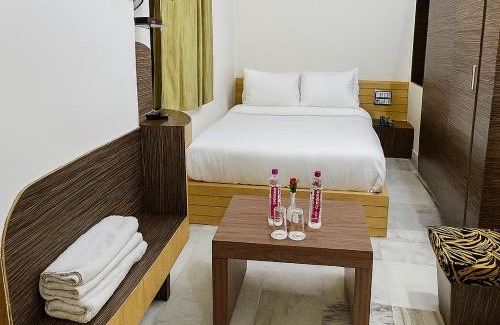 Nathdwara Hotel | The Sky Comfort Hotel Shreenath - 10 Meters from Shreenathji Temple