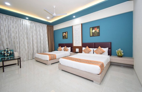 Nathdwara Hotel | The Sky Imperial Hotel Gopal Darshan