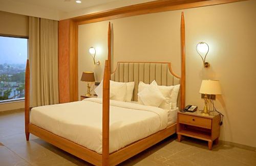 Jamnagar Hotel | The Sky Imperial Hotel Kailash