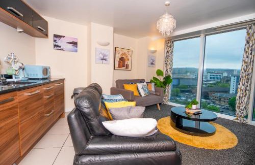 Bradford Apartment | The skyline Luxe - Executive 2BR Retreat in Bradford City Centre