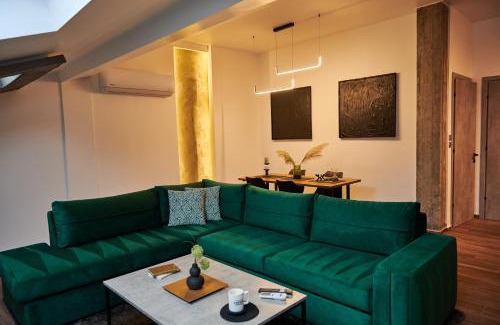 Florina Apartment | The Skyline Suite