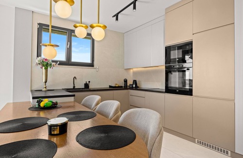 Kozino Apartment | The Skyview Penthouse with Infinity Pool