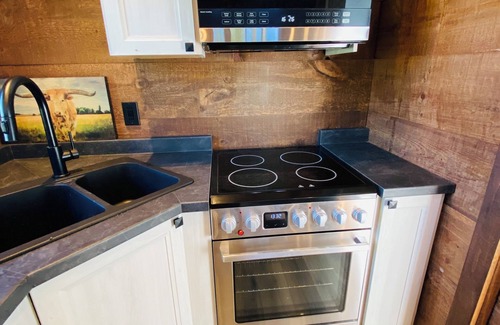 Southwest Middlesex Cabin | "The Sleepy Goat" Nature Lodge - Ultimate Farm Staycation Destination