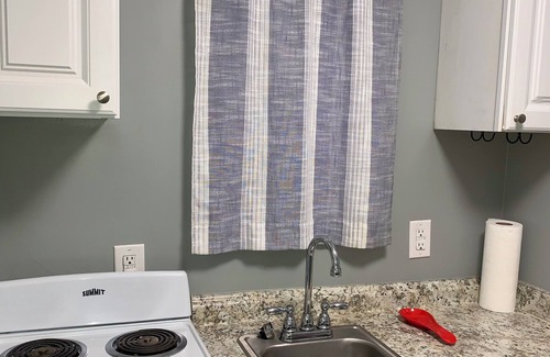 El Centro Apartment | The Small Sandalwood -"Sandalito"· Private Suite, curated for comfort & privacy.