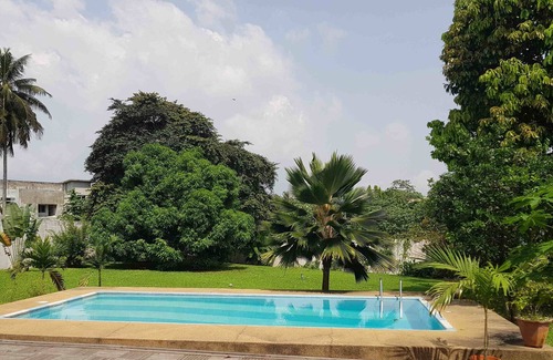 Angre House | The Smart House is a family home, in the heart of a lush garden,