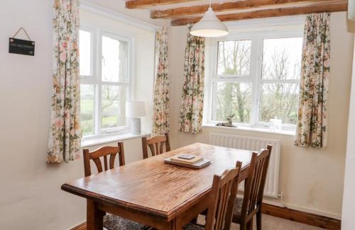 Rhosybol House | The Smithy