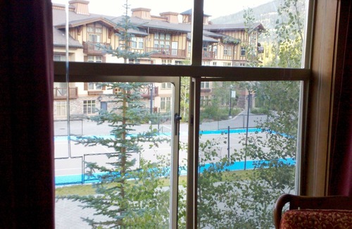 Salt Lake Mountain Resorts Condo | The snow is flying! Powderhorn 215 is a larger 1 BR/den w/slope views
