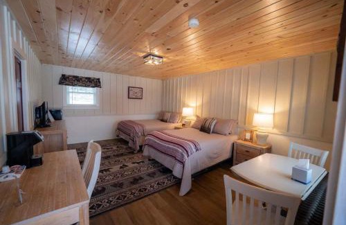 Lake Placid Hotel | The Snowshoe Lodge