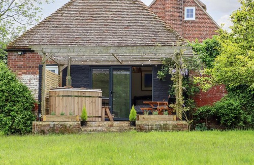 Stuppington House | The Snug at Pickelden Farmhouse