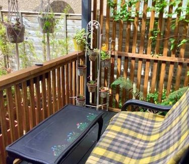Leckhampton Ski Chalet | The Snug in Cheltenham, Leckhampton - A Cosy & Unique Space