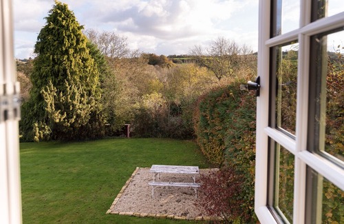 Dunkerton Cottage | The Snug is a charming 2 bedroom holiday cottage in Bath, nr the Park & Ride.