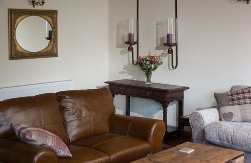 Dunkerton Cottage | The Snug is a charming 2 bedroom holiday cottage in Bath, nr the Park & Ride.