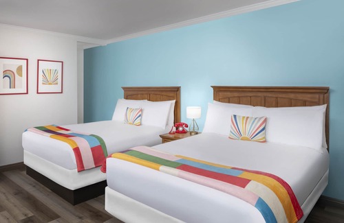 Sherman Oaks Hotel | The Sojourn Los Angeles - Sherman Oaks